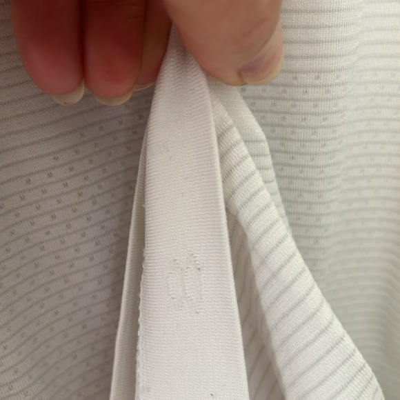 Like New! Lululemon swiftly tech - Picture 4 of 5